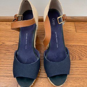 Gap navy blue espadrille wedge shoes heels size 7 (38)